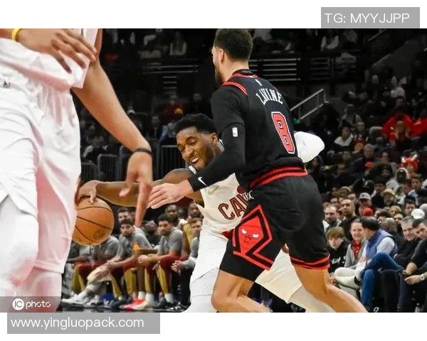 2015年NBA季后赛骑士与公牛的激烈对决回顾与精彩瞬间分析