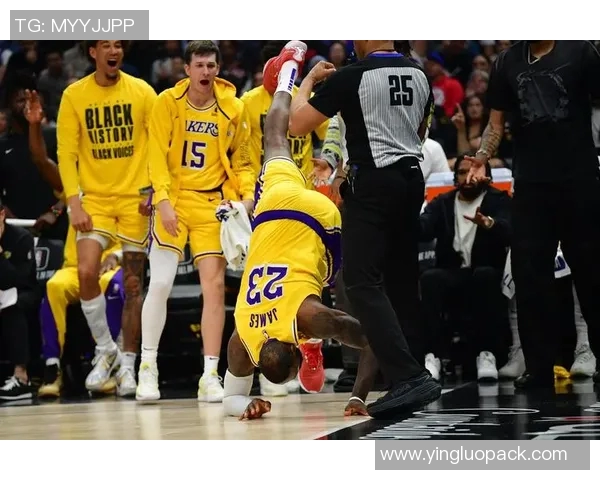 2012年湖人与快船激战三场精彩回顾与赛季影响分析