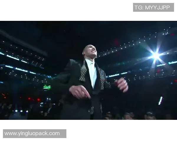 扎克拉文如何在NBA赛场上展现全能球员的风采与魅力