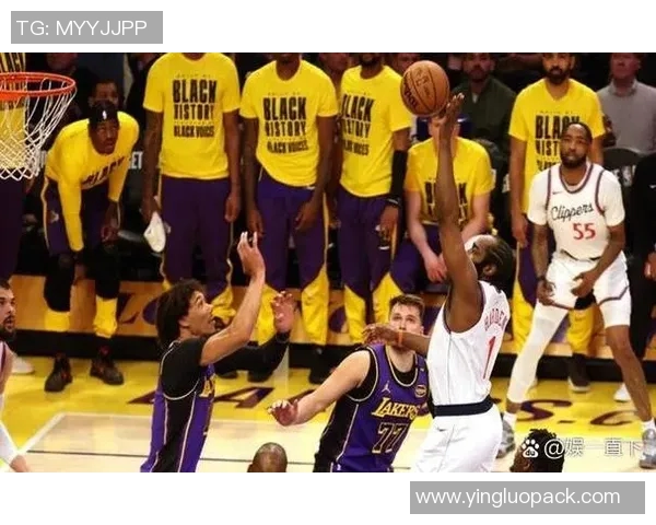 湖人对决快船初盘分析及投注建议全面解读