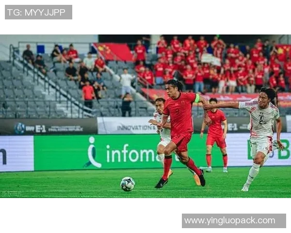 国足惨败巴西0比8引发热议球迷对未来充满担忧与期待