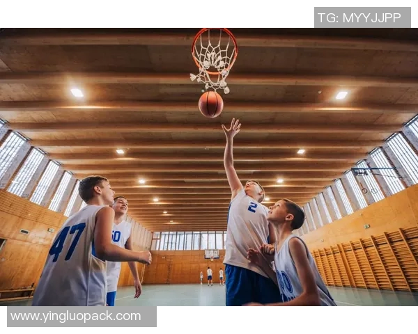 扎克拉文的篮球之路：从新星到全明星的辉煌历程与挑战